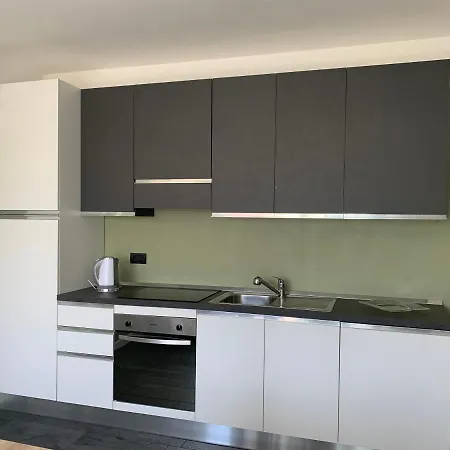 Casa Verde, Dongo, Di Dom wakacyjny