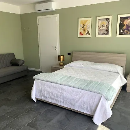 Casa Verde, Dongo, Di Dom wakacyjny Dongo