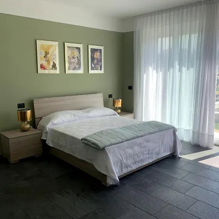 Casa Verde, Dongo, Di Dongo