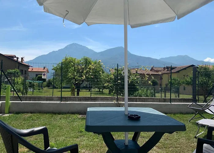 Casa vacanze Casa Verde, Dongo, Di *