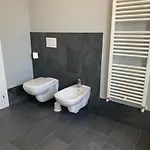 بيت للعطل Casa Verde, Dongo, Di دونغو