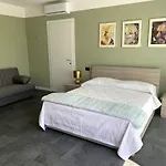 Casa Verde, Dongo, Di بيت للعطل دونغو