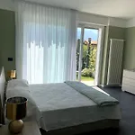 Casa Verde, Dongo, Di دونغو