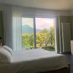 Casa Verde, Dongo, Di دونغو
