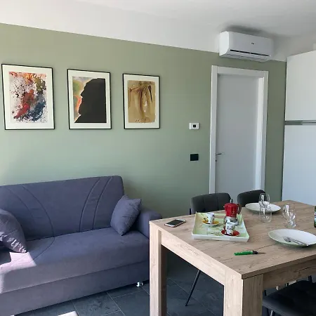 Vakantiehuis Casa Verde, Dongo, Di *