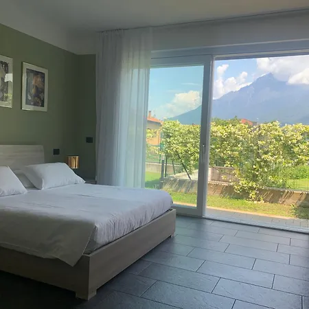 Casa Verde, Dongo, Di Casa de Férias *